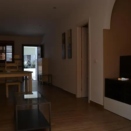 Lovely Studio Flat In 200m From The Beach. *