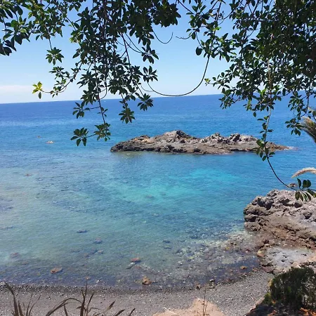 Lovely Studio Flat In 200m From The Beach.